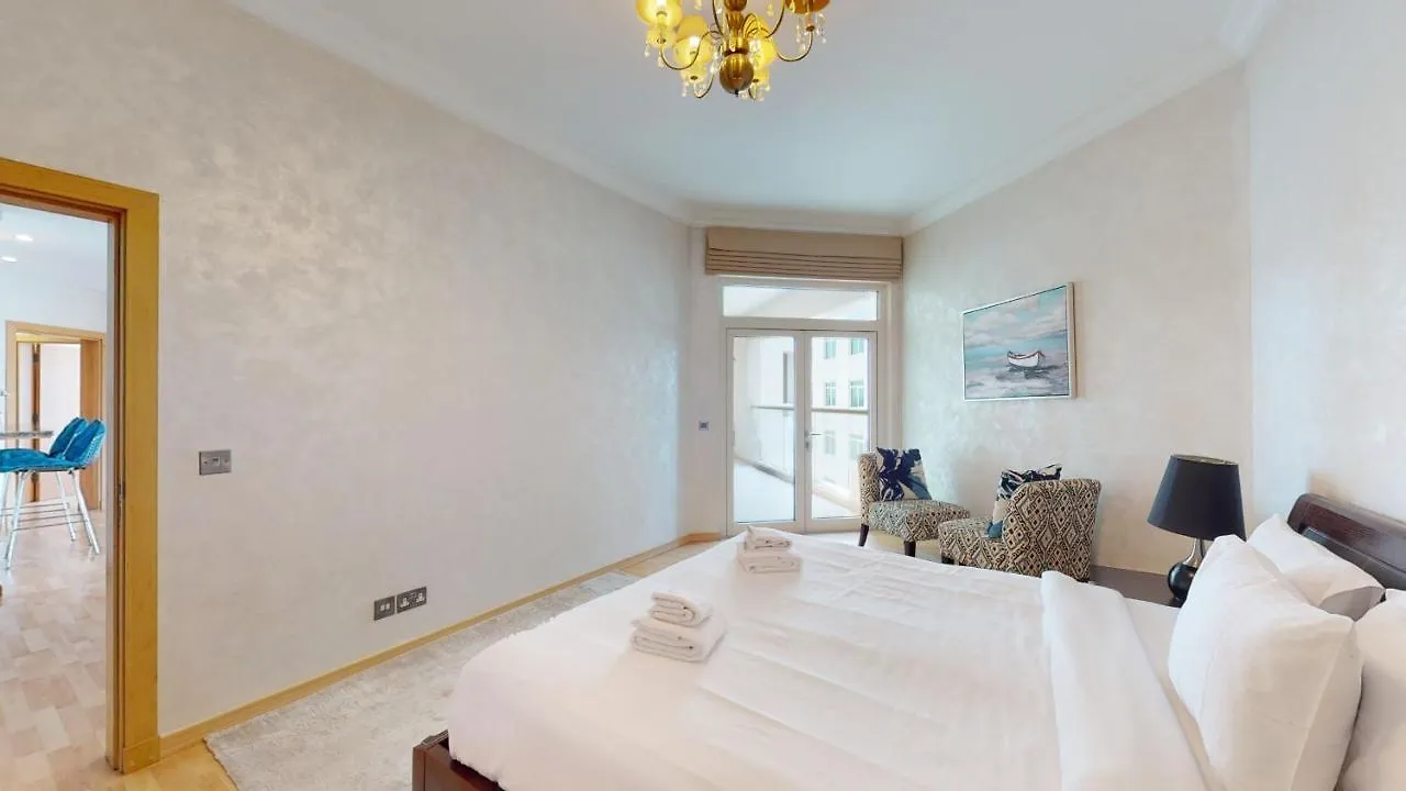 3 Bedroom Apartment In Palm Jumeirah, With Private Beach Access Дубай